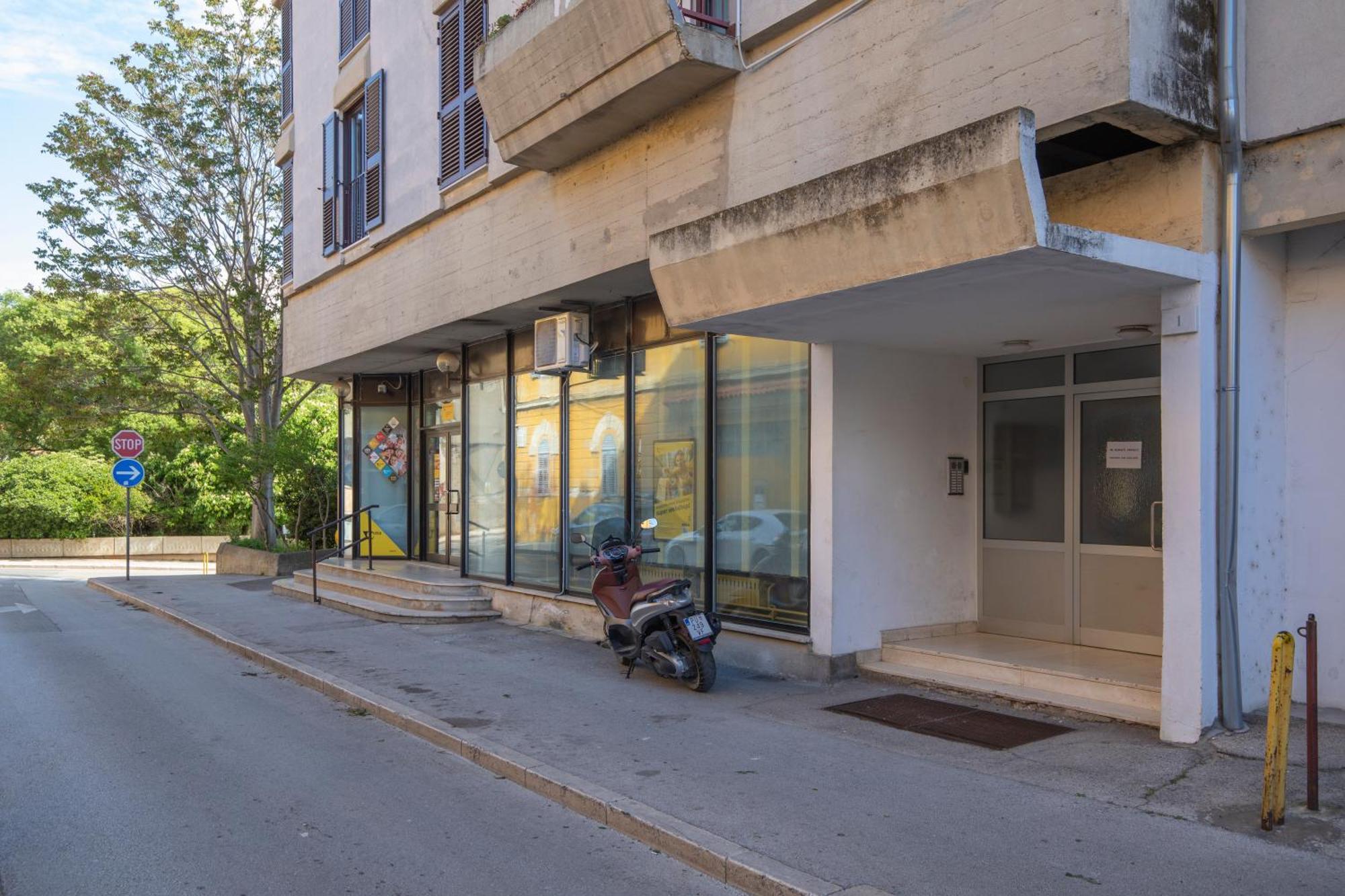 Apartment Market *