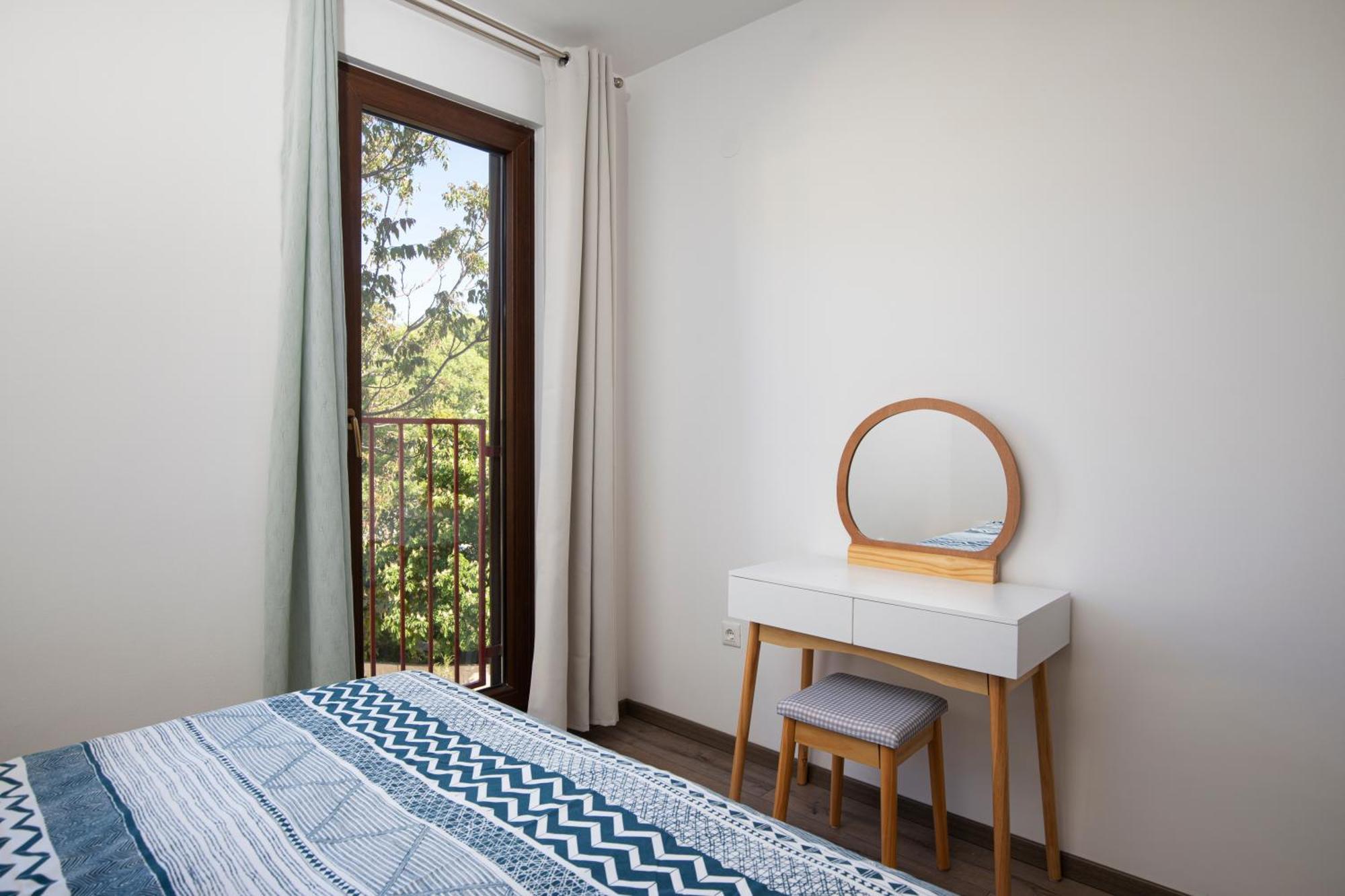 Apartment Market *