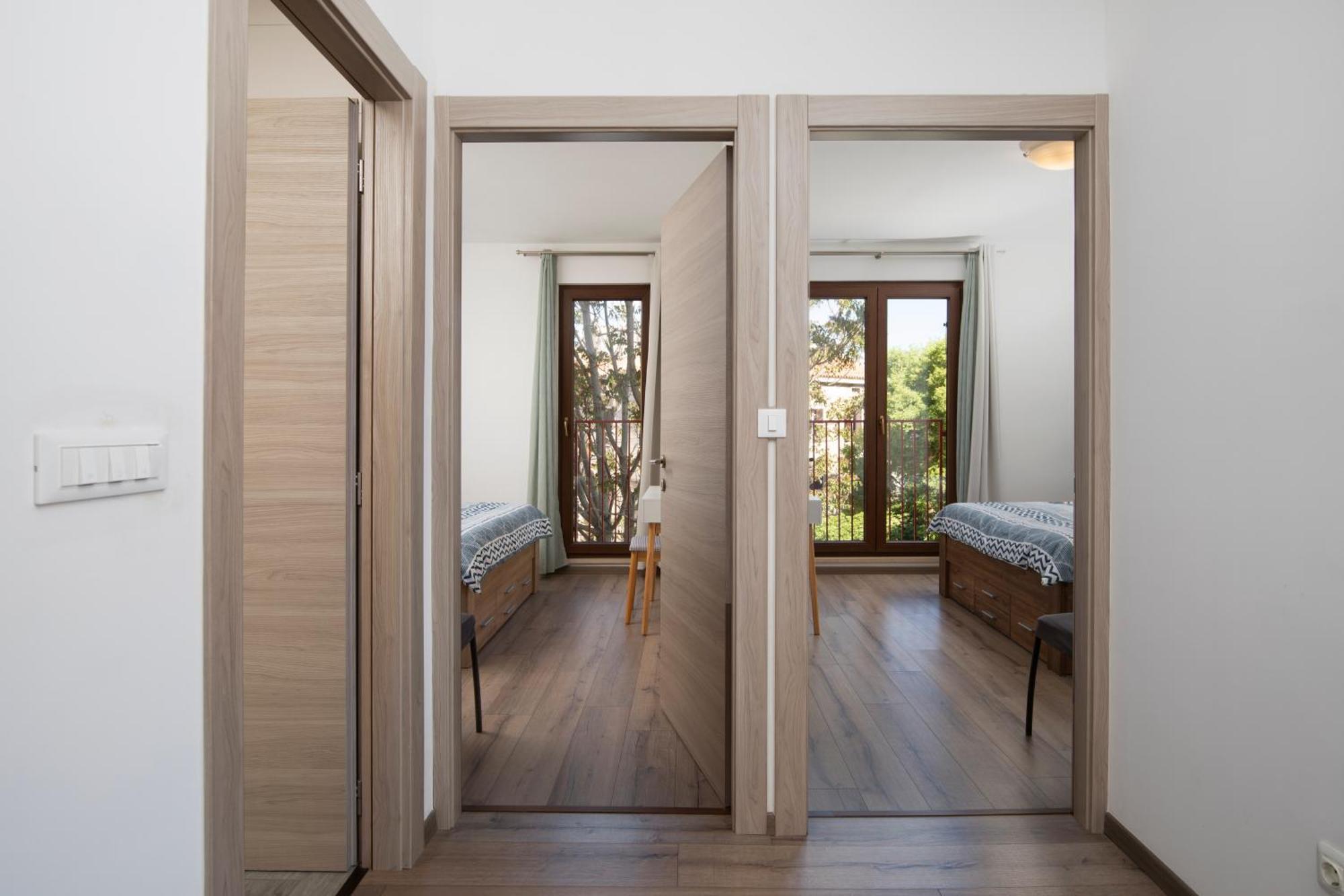 Apartment Market *
