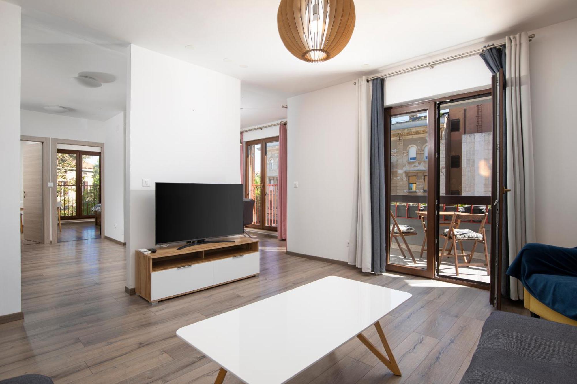 Apartment Market *